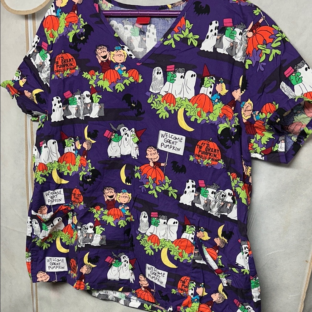 Peanuts Halloween Print Scrub top- Purple